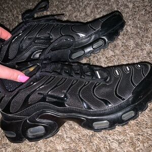 Nike TN size 6.5Y all black